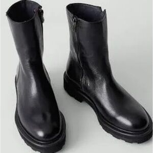 Sturlini Tall Boot, size 39/9 worn once indoors
